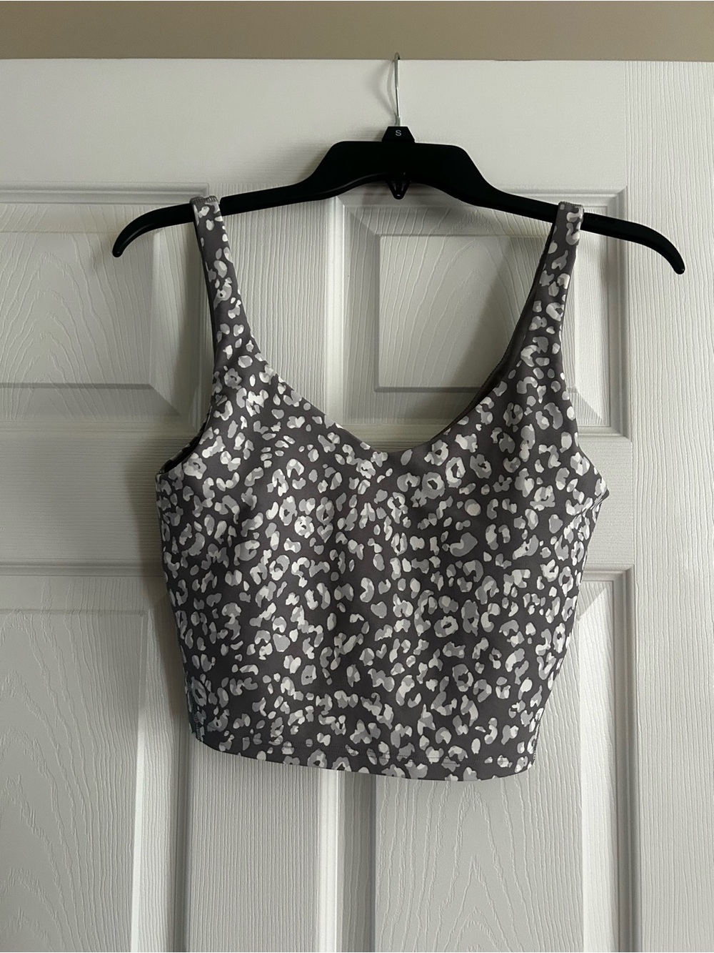 Old Navy Active PowerSoft Gray Leopard 2 Piece Workout Set Size M